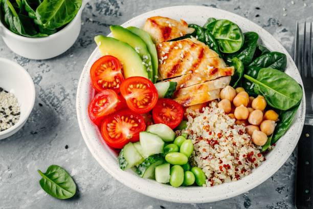 Salada de quinoa com legumes assados