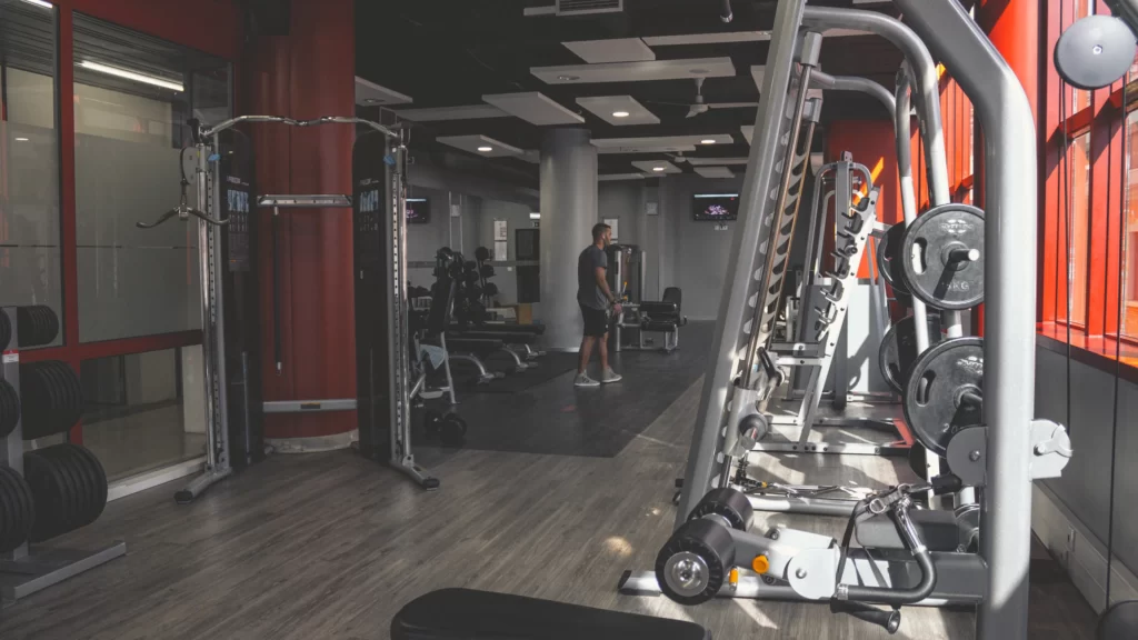 Ginásio Platinium Health & Fitness Club em Ginásios na Madeira Ginásio Platinium - sala